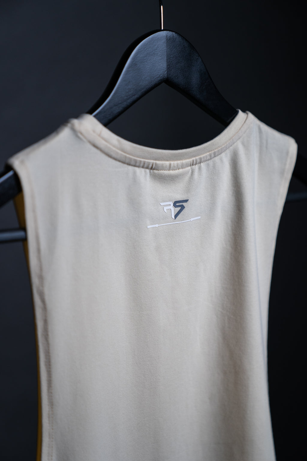 RAW STRENGTH BARBELL ESSENTIALS SANDSTONE BEIGE DROP ARM TANK