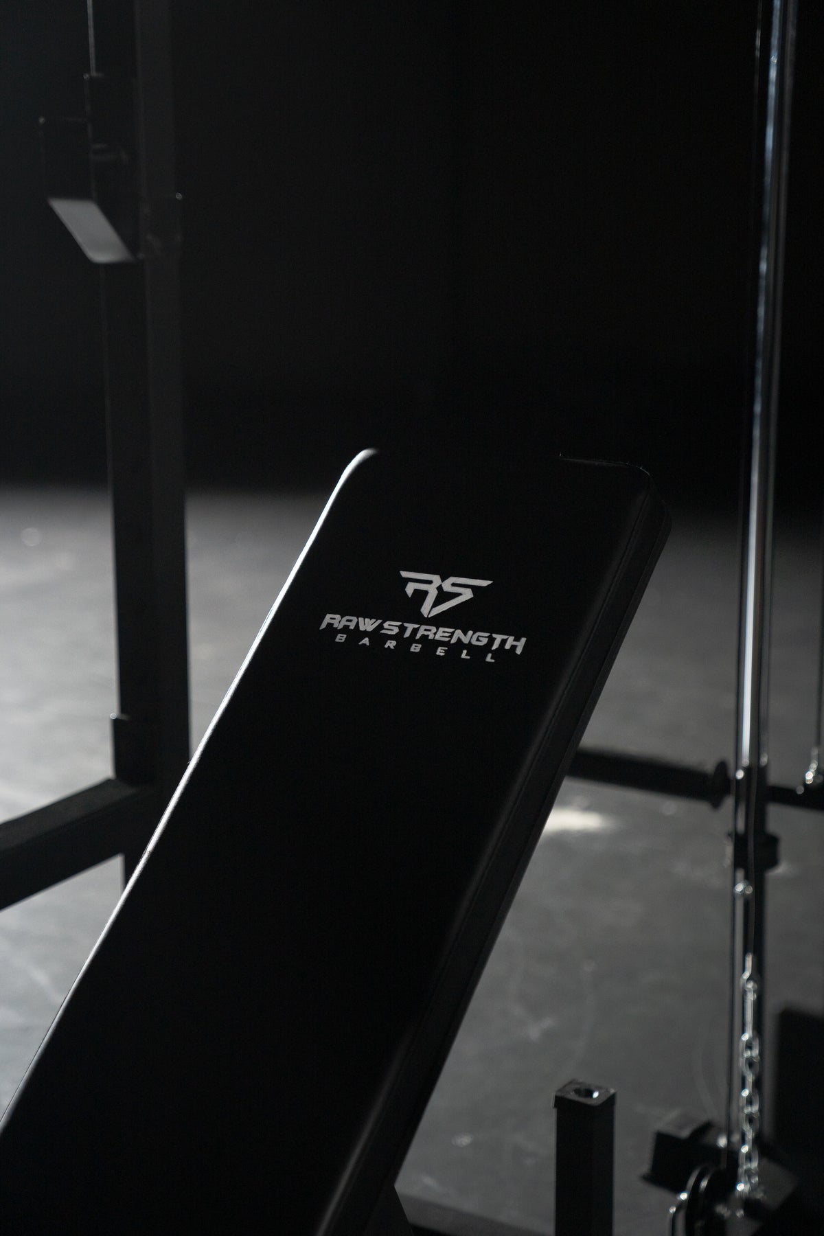 RAW STRENGTH BARBELL HEAVY DUTY SEMI-COMMERCIAL ADJUSTABLE WEIGHT BENCH