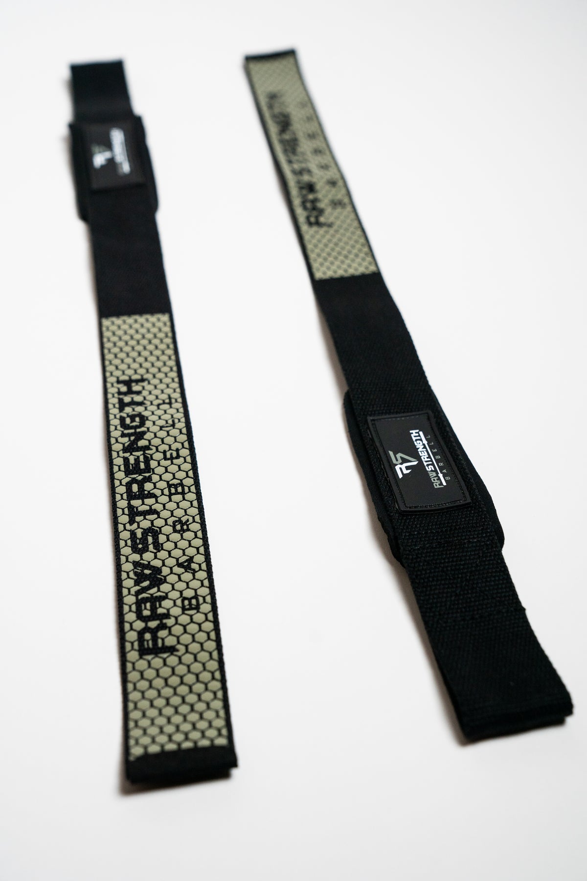RAW STRENGTH BARBELL CEMENT GREY LIFTING STRAPS