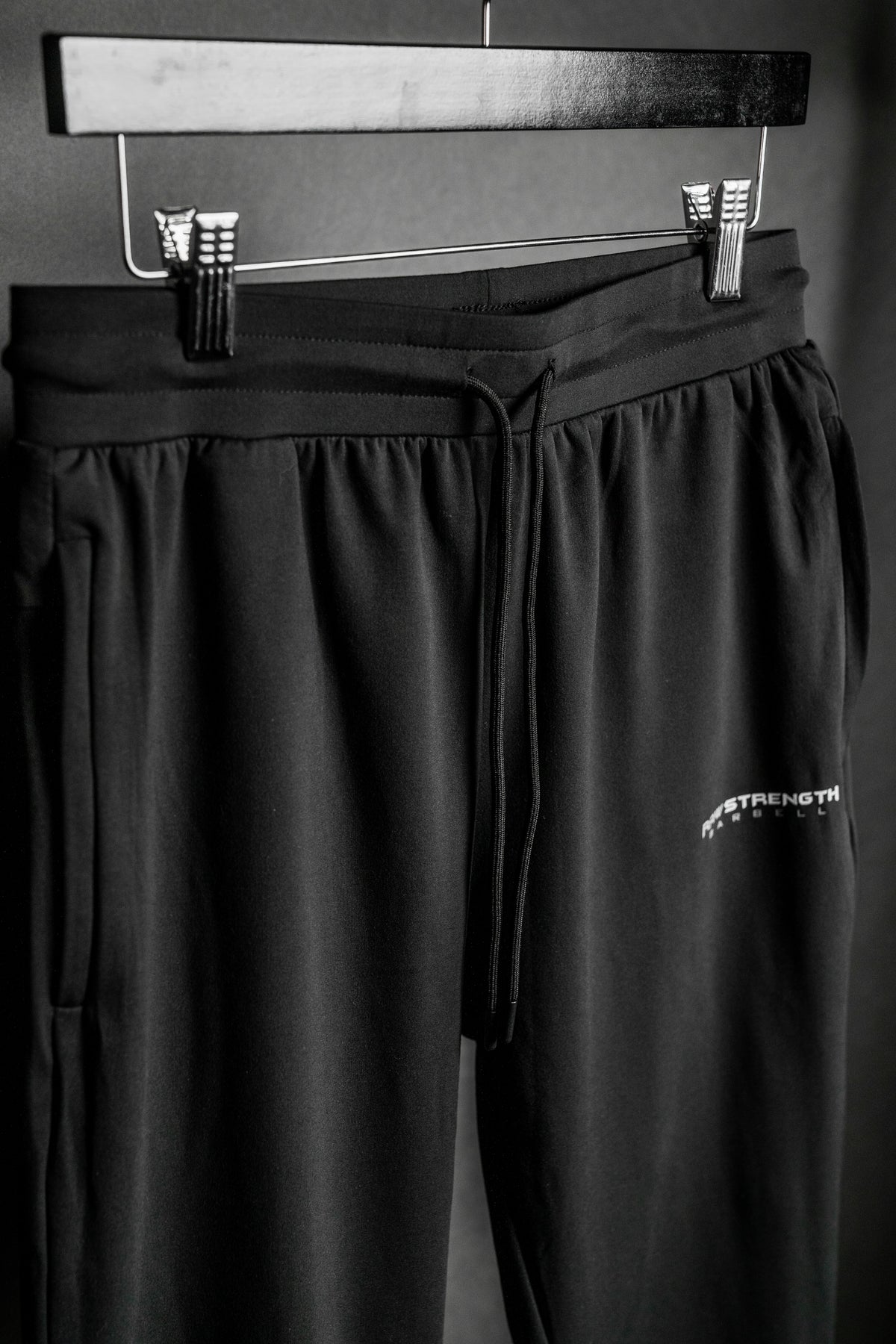 RAW STRENGTH BARBELL UNISEX PERFORMANCE BLACK 4-WAY STRETCH JOGGERS