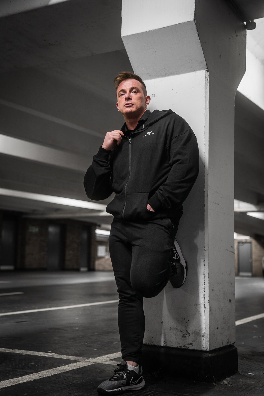 RAW STRENGTH BARBELL UNISEX JET BLACK OVERSIZED ZIP HOODIE
