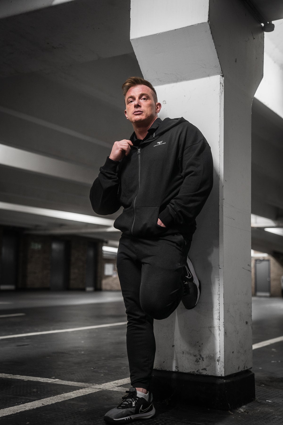 RAW STRENGTH BARBELL UNISEX JET BLACK OVERSIZED ZIP HOODIE