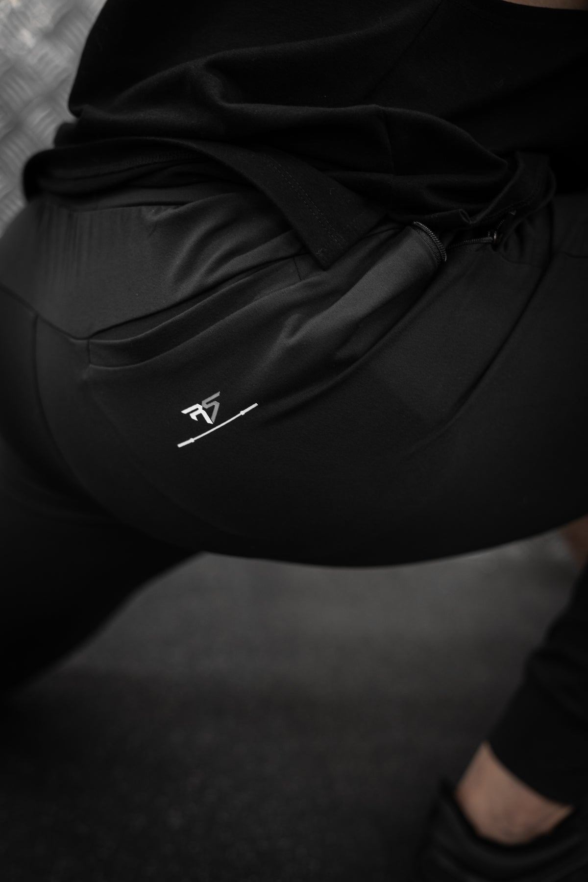 RAW STRENGTH BARBELL UNISEX PERFORMANCE BLACK 4-WAY STRETCH JOGGERS