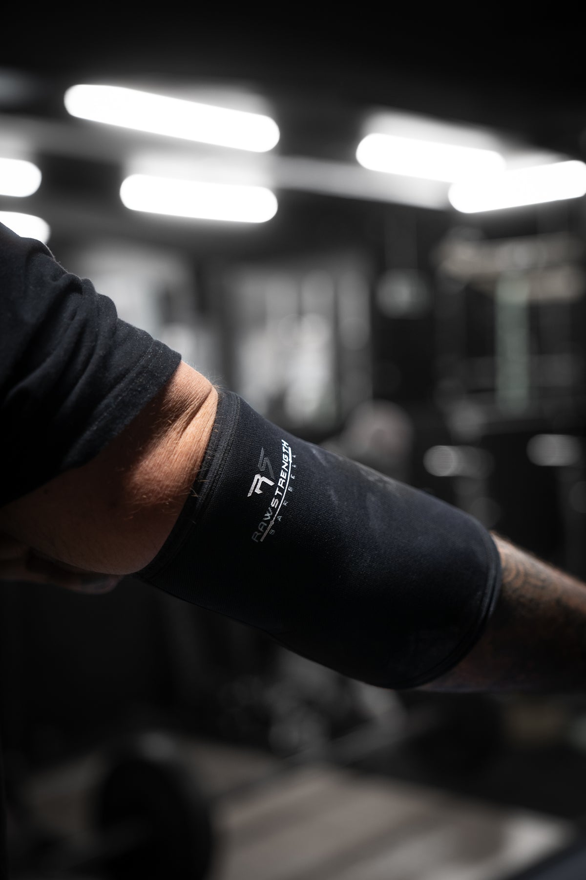 RAW STRENGTH BARBELL 7MM NEOPRENE POWER ELBOW SLEEVES