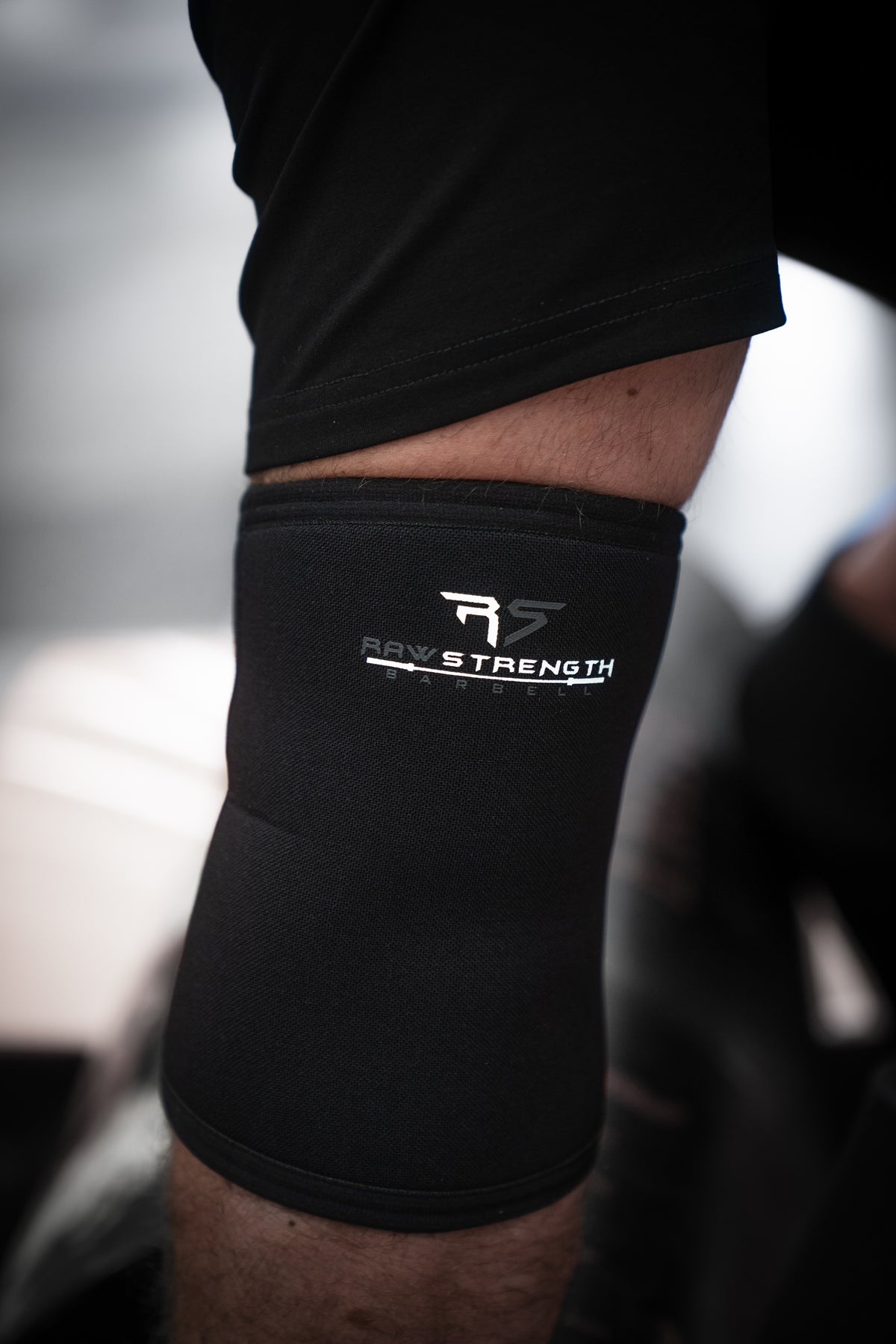 RAW STRENGTH BARBELL 7MM NEOPRENE POWER ELBOW SLEEVES