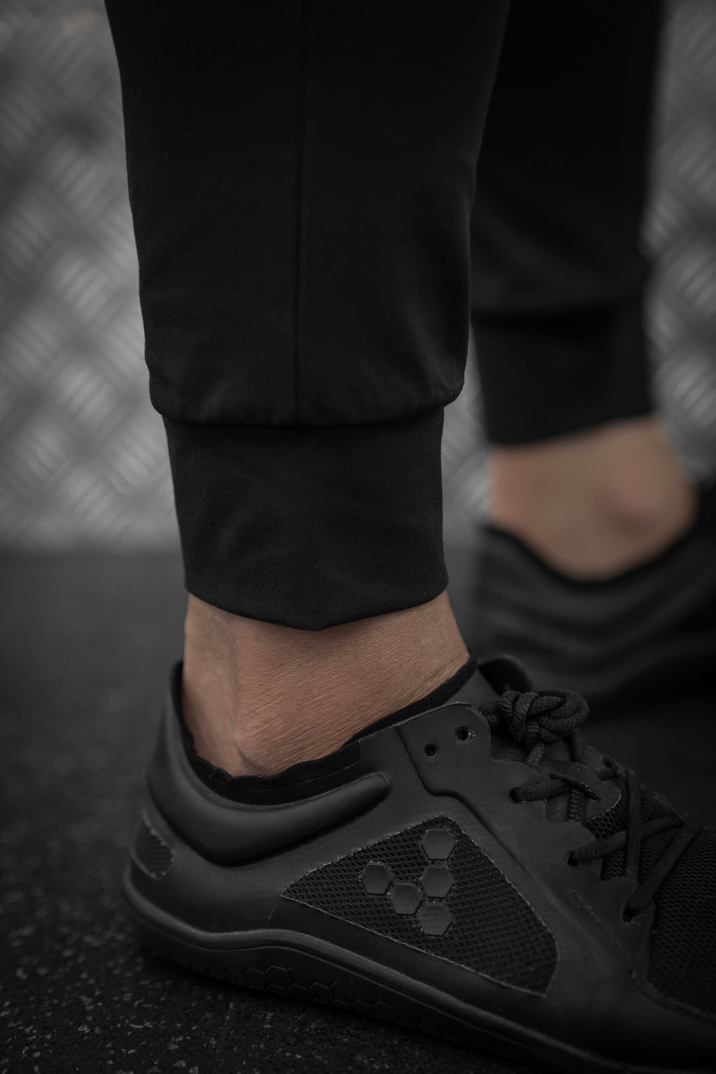 RAW STRENGTH BARBELL UNISEX PERFORMANCE BLACK 4-WAY STRETCH JOGGERS